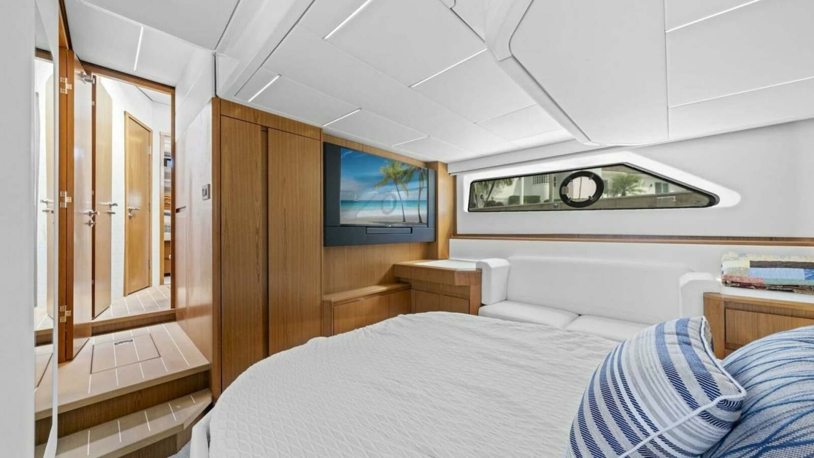 2023 Tiara Yachts EX 60