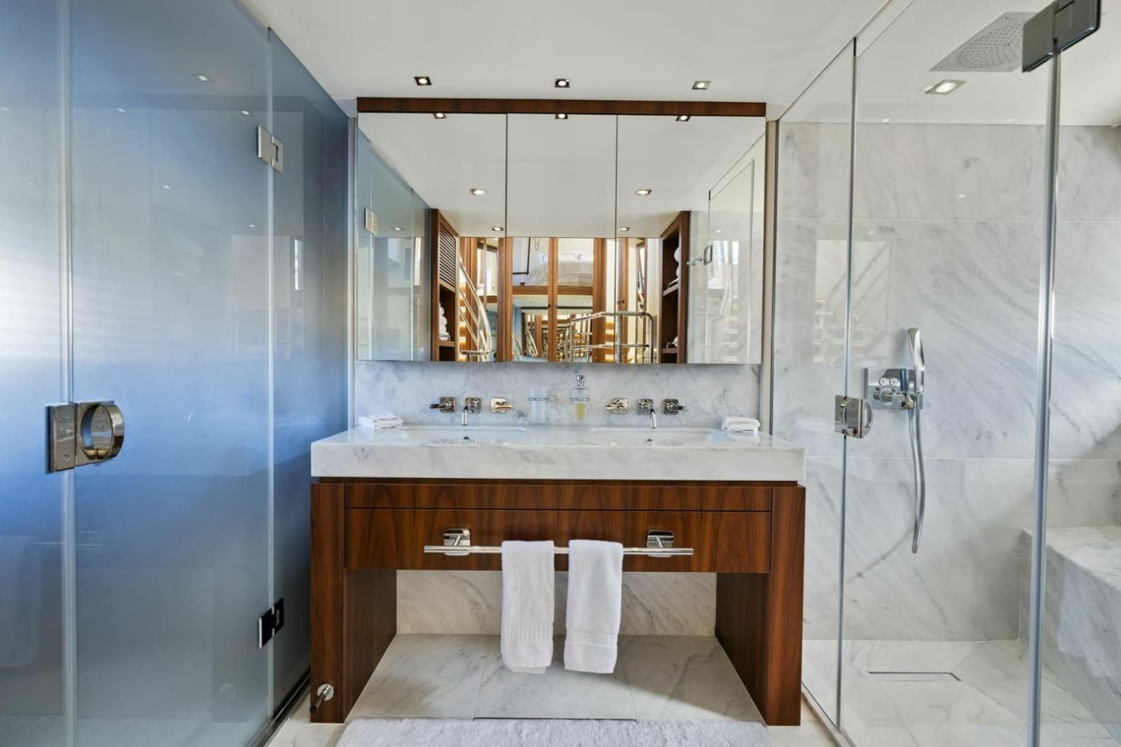 Master Ensuite Head