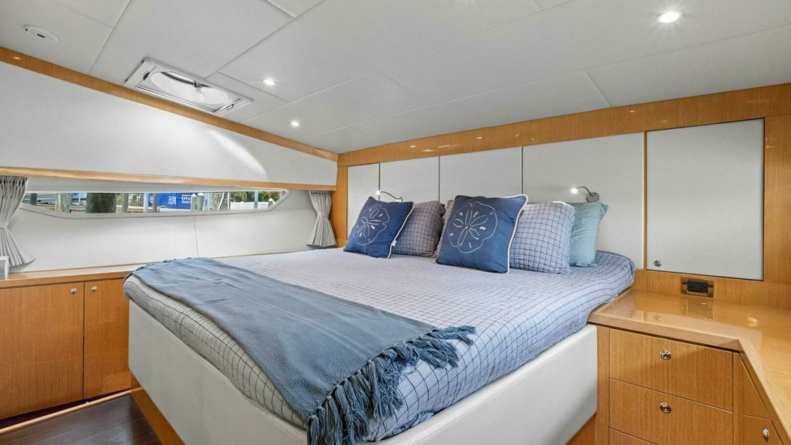 2018 Outboard Express Catamaran 47 "Venture" - Stateroom