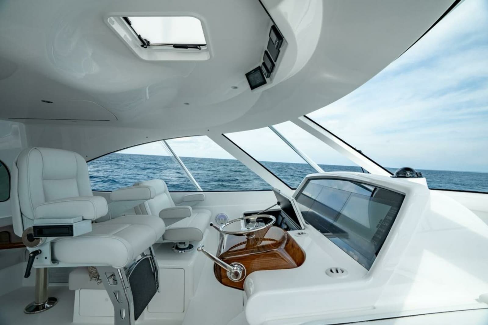 Viking 54 Sport Tower - Command Deck