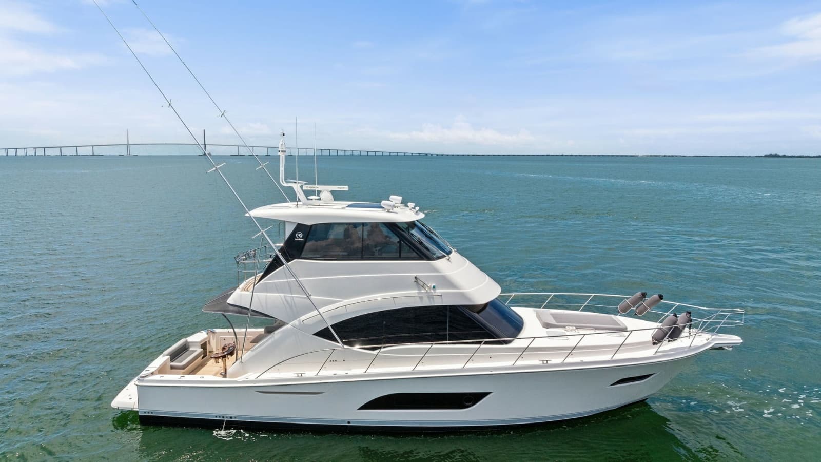 Side Profile of Riviera 57 Enclosed Bridge