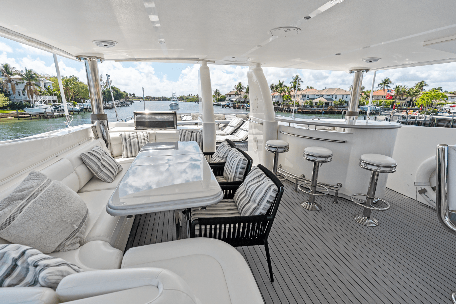 2005 Johnson 87' Motor Yacht
