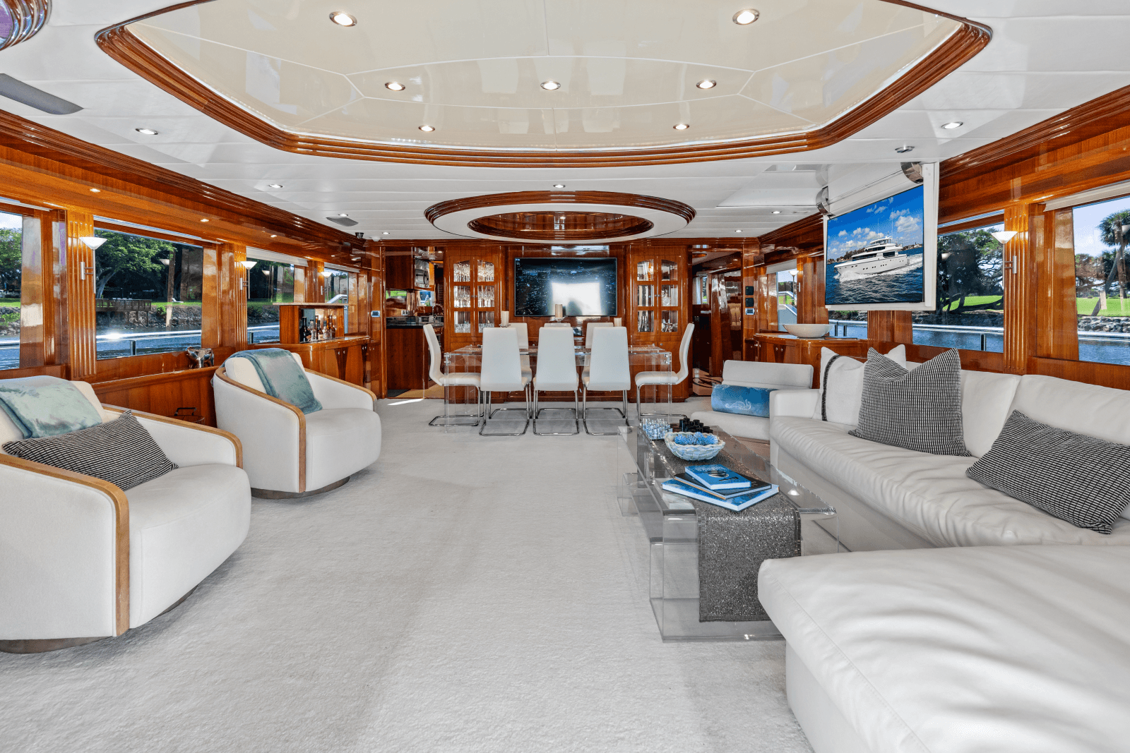 2005 Johnson 87' Motor Yacht