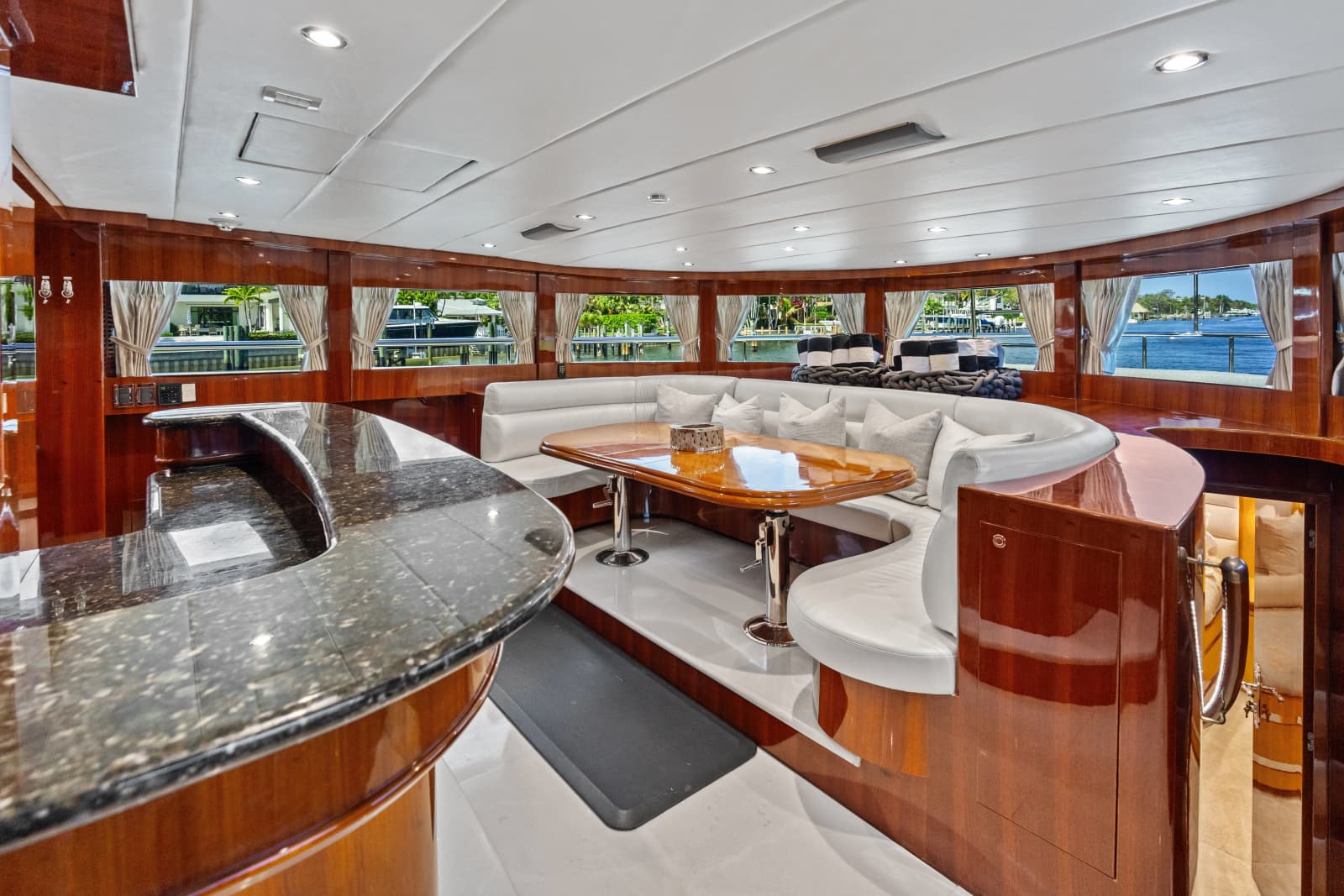 2005 Johnson 87' Motor Yacht