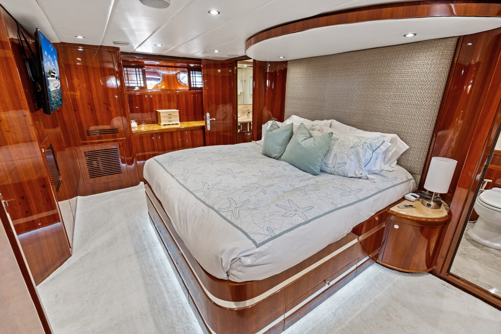 2005 Johnson 87' Motor Yacht