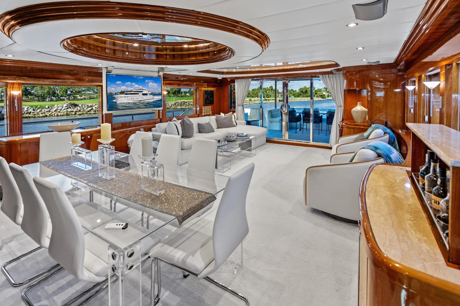 2005 Johnson 87' Motor Yacht
