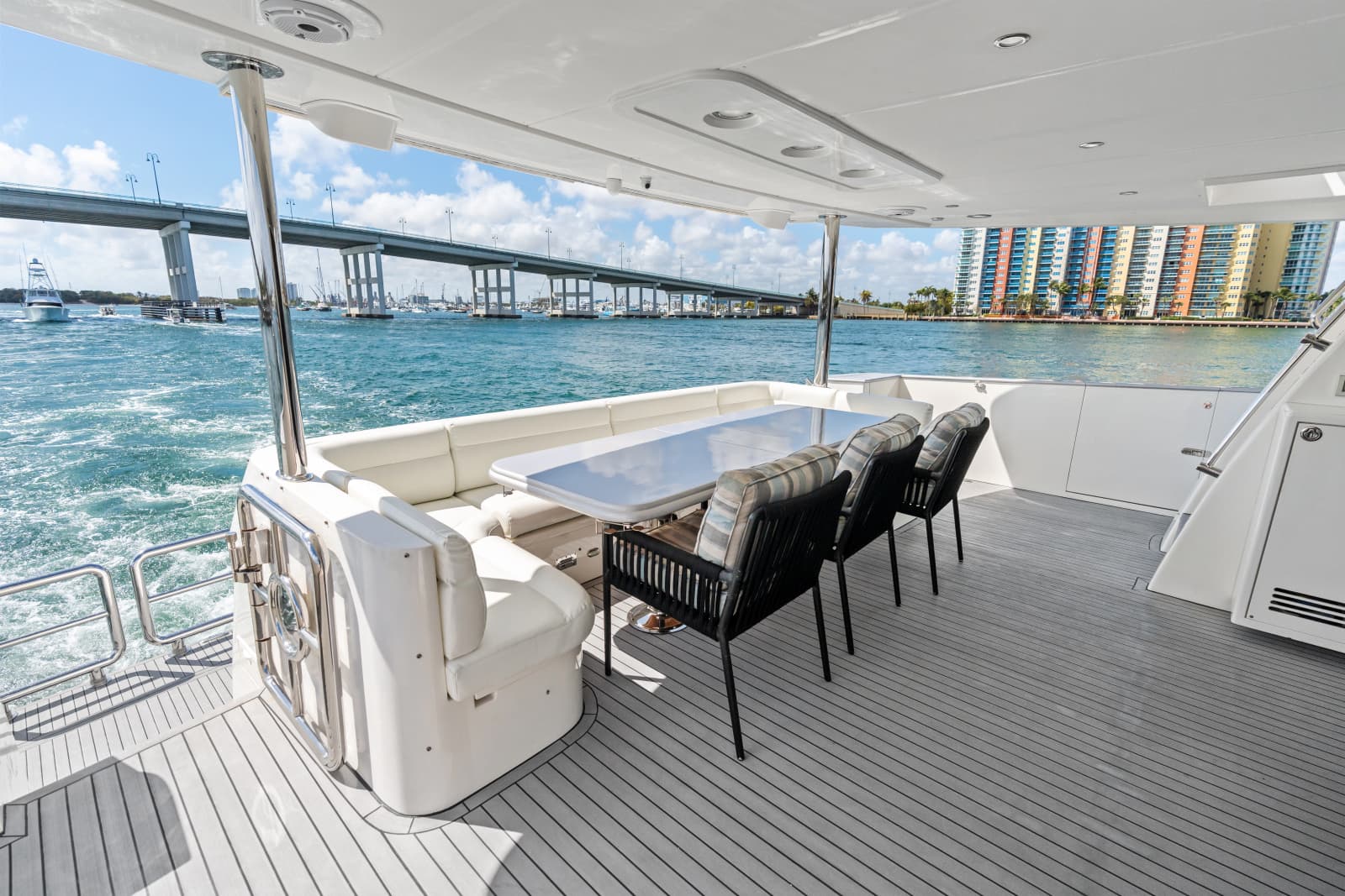 2005 Johnson 87' Motor Yacht