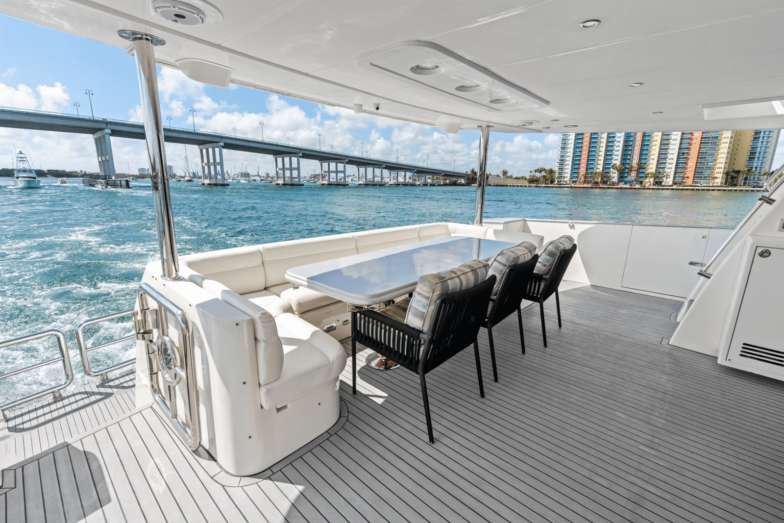 2005 Johnson 87' Motor Yacht
