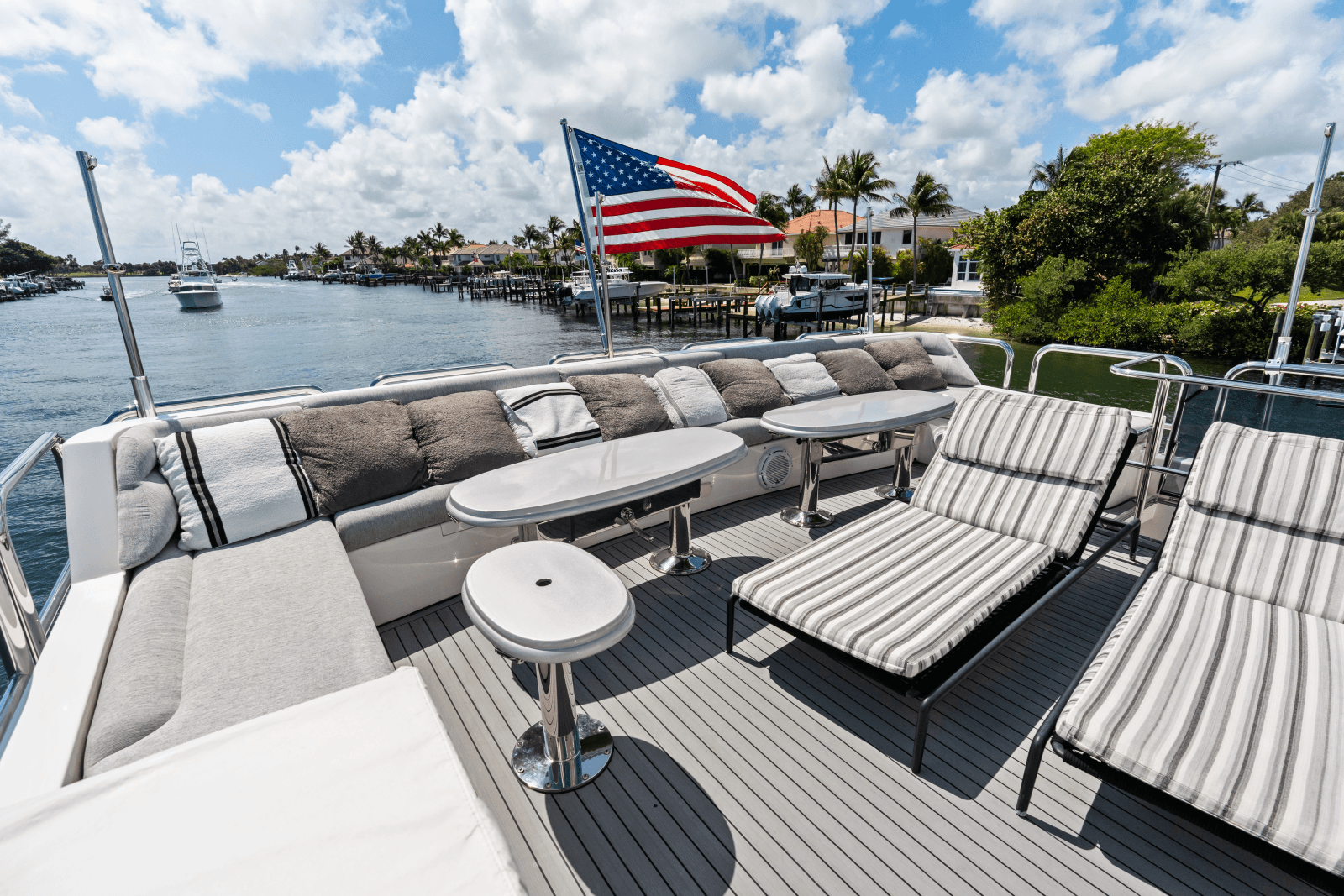 2005 Johnson 87' Motor Yacht