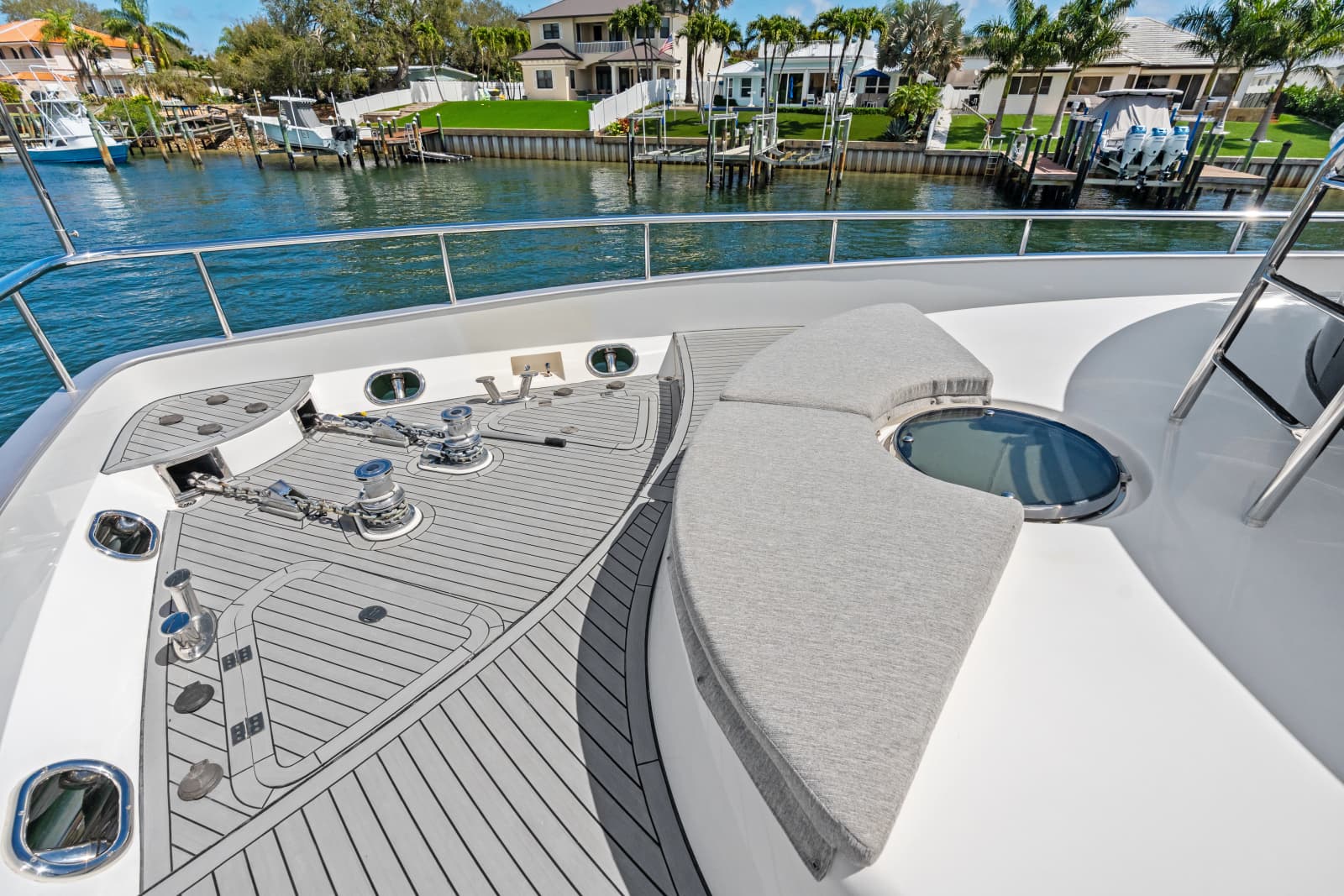2005 Johnson 87' Motor Yacht