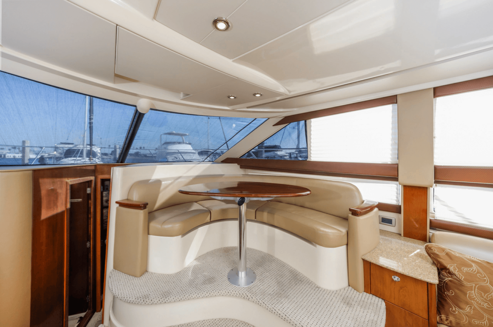 2008 Meridian 391 Sedan Bridge