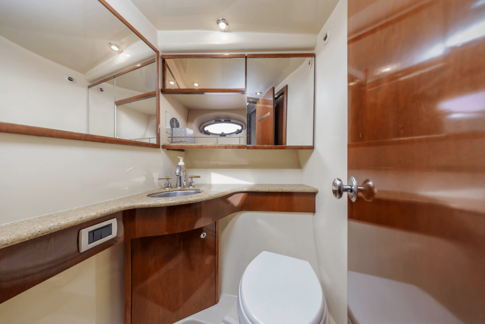 2008 Meridian 391 Sedan Bridge