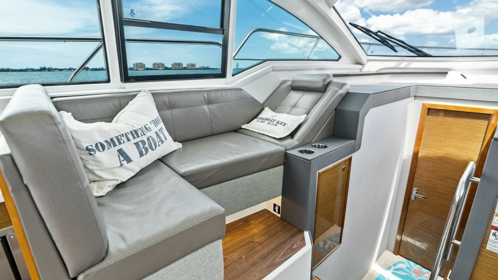 2019 Cruisers Yachts 42 Cantius 'Truly Ineffable'