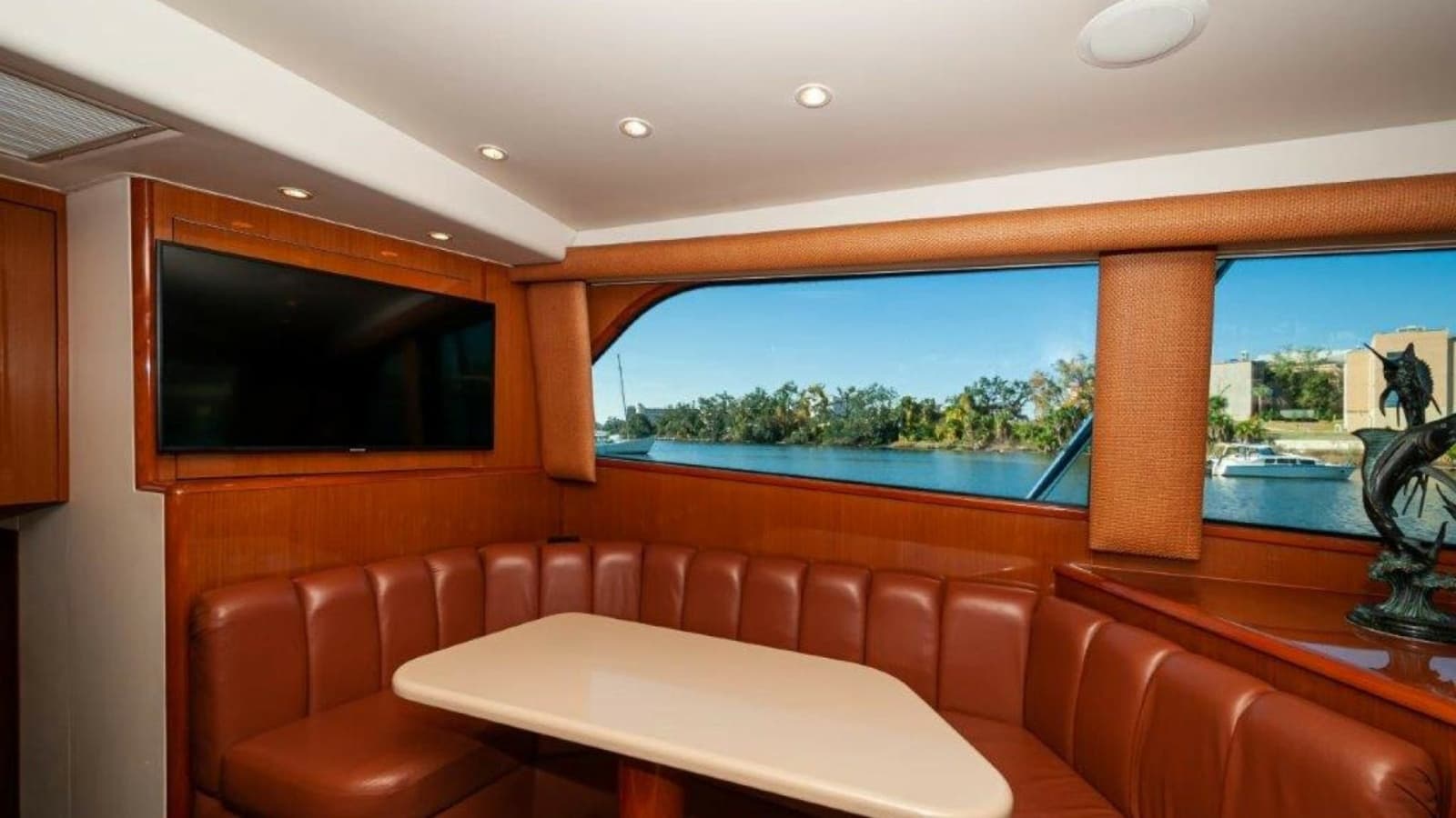 2001 61 Viking Convertible Ellie B Dinette