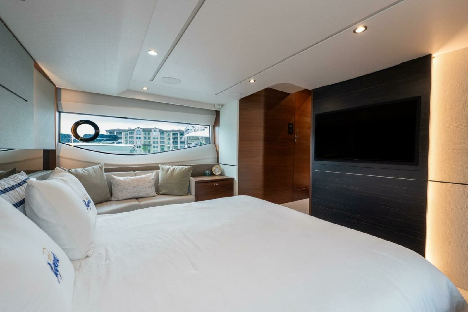 Princess 62 - Regent - Master Stateroom