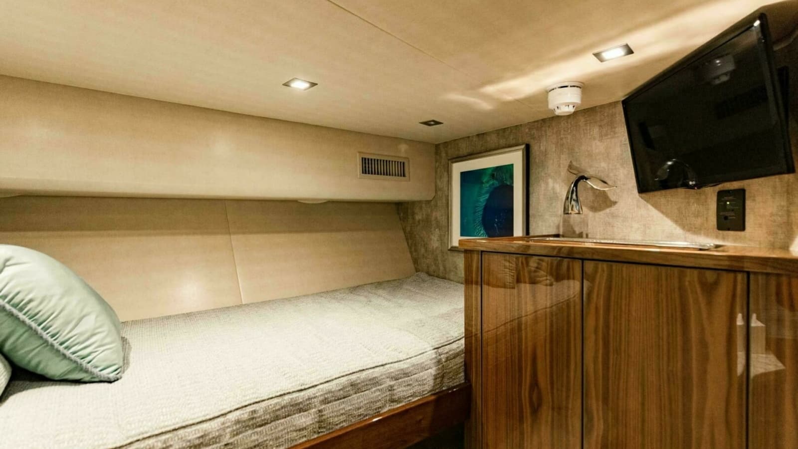 2020 Viking 72 Enclosed Bridge