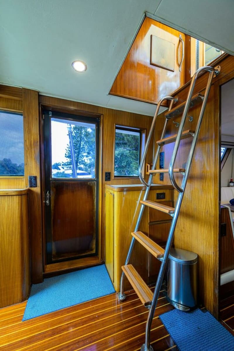 1991 Hatteras 78 Cockpit Motor Yacht
