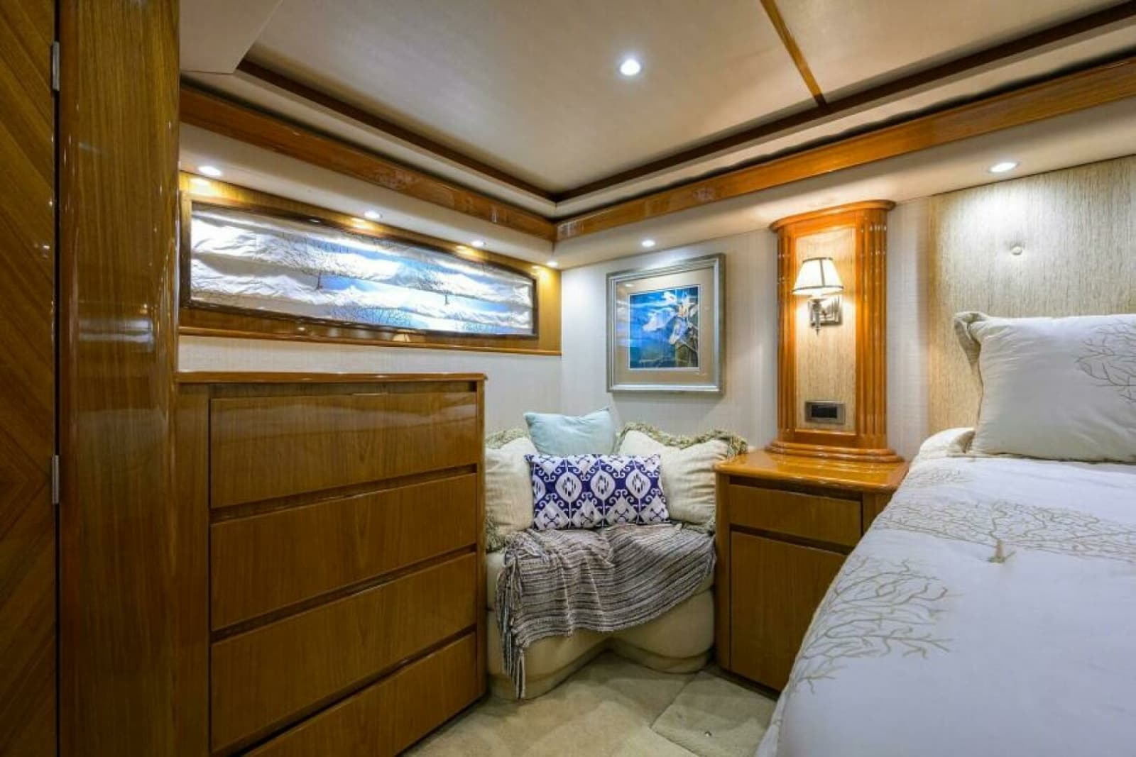 Viking 82 BLU FROG - Master Stateroom