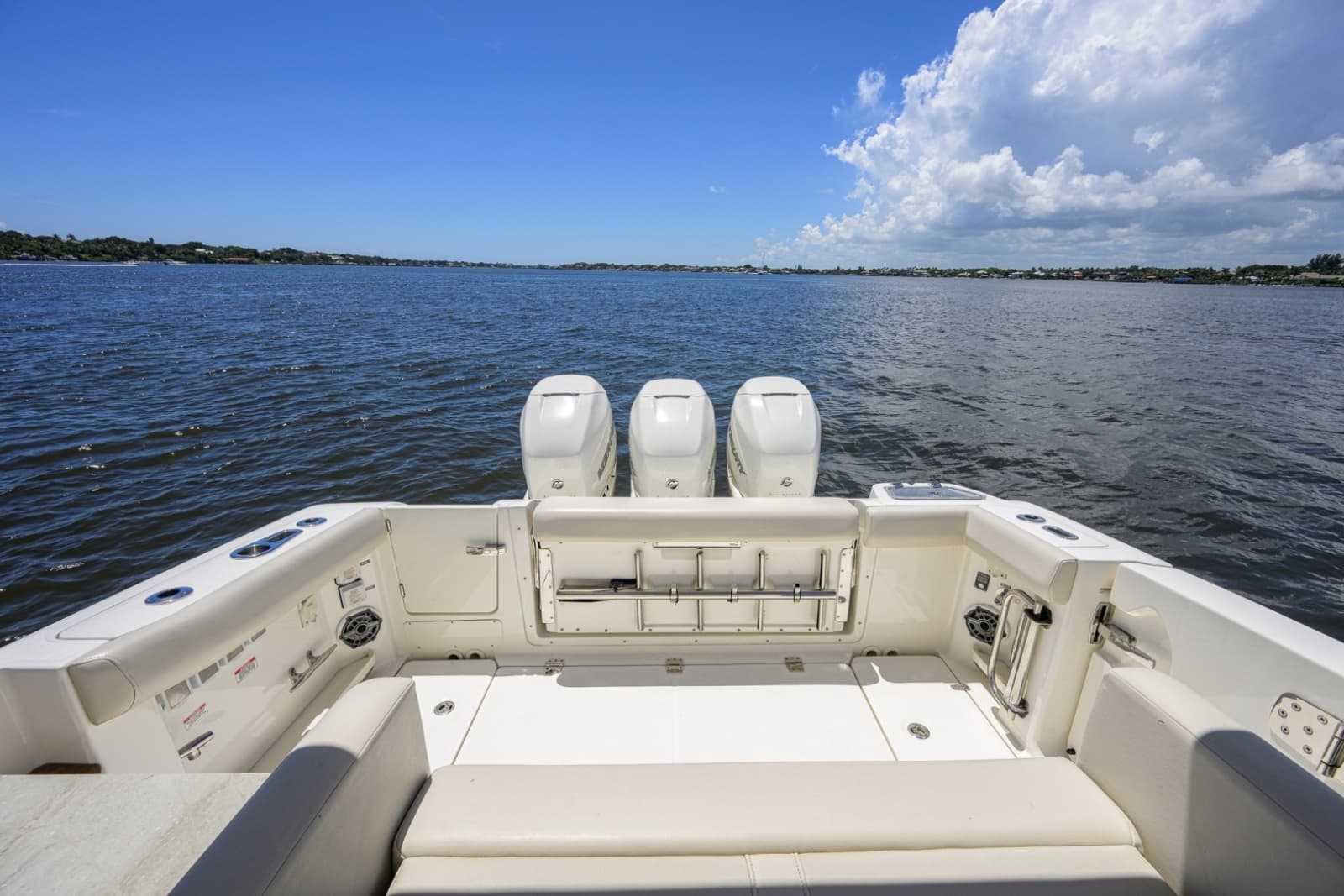 Boston Whaler 35 - DERRYN -  Cockpit