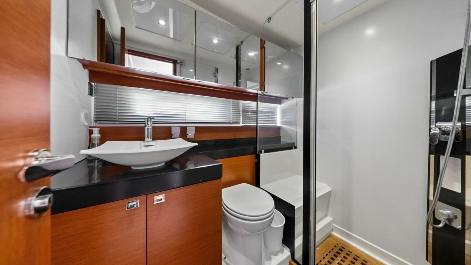 2015 Prestige 550 'Legacy'
