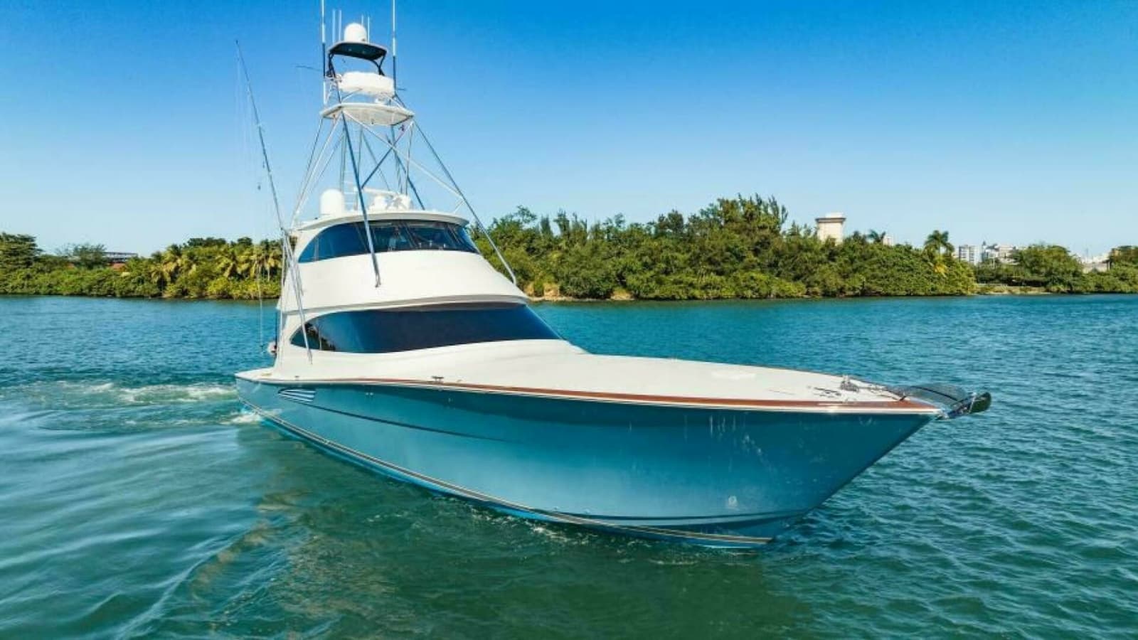 2020 Viking 72 Enclosed Bridge