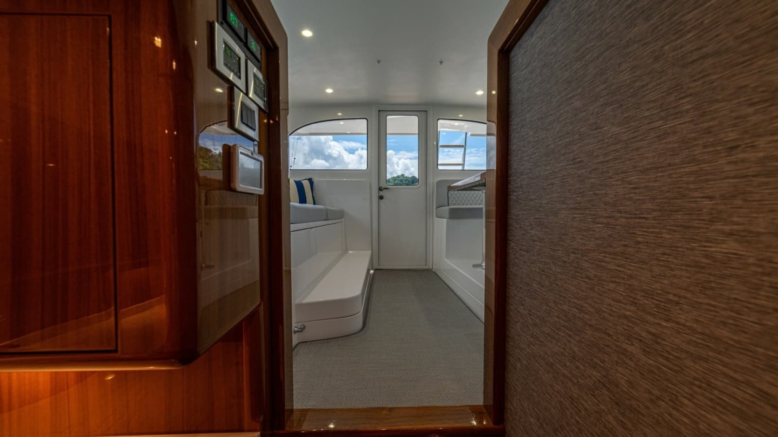 2023 Viking 46 Billfish Salon/Galley