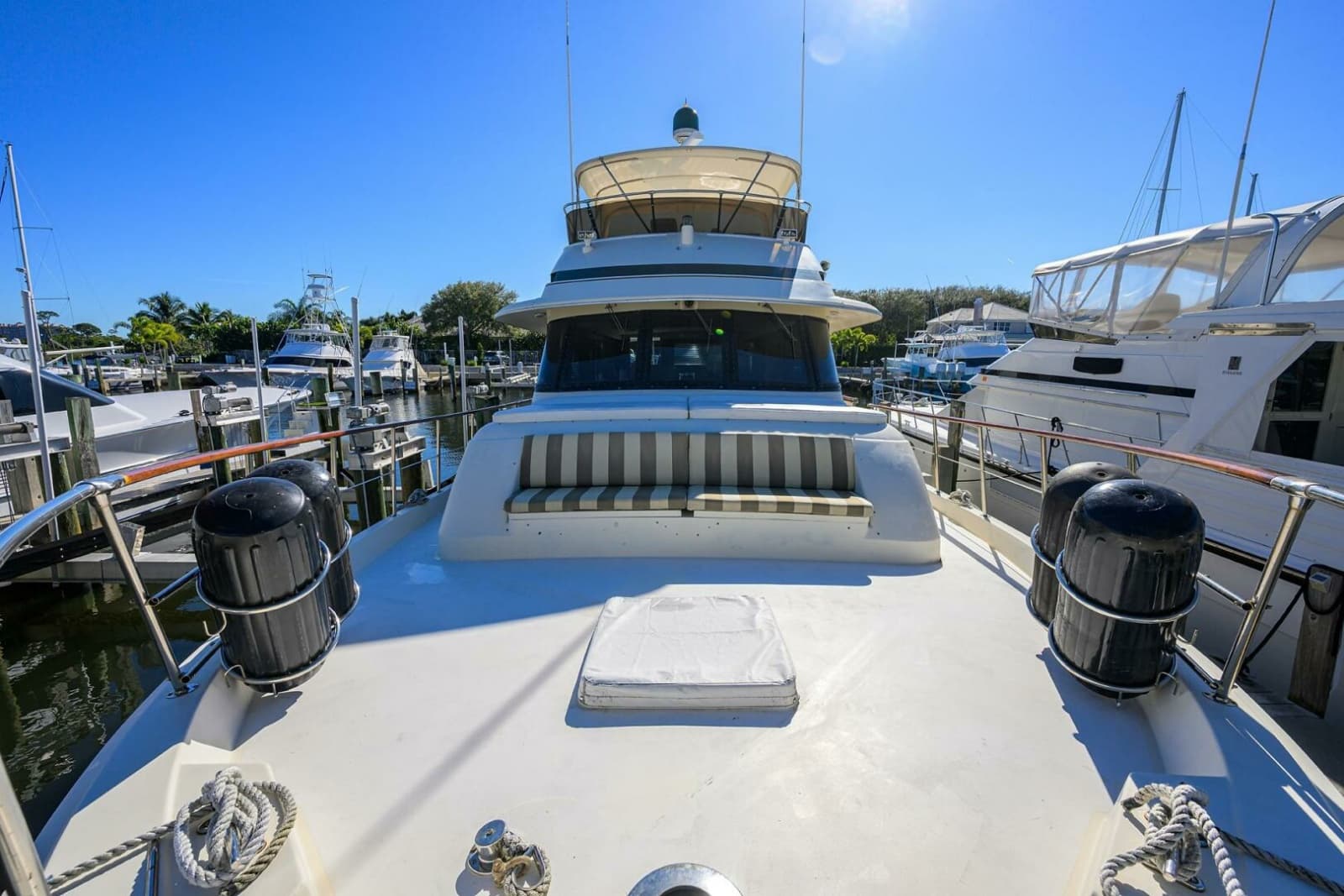 Hatteras 63 - Phantom - Bow