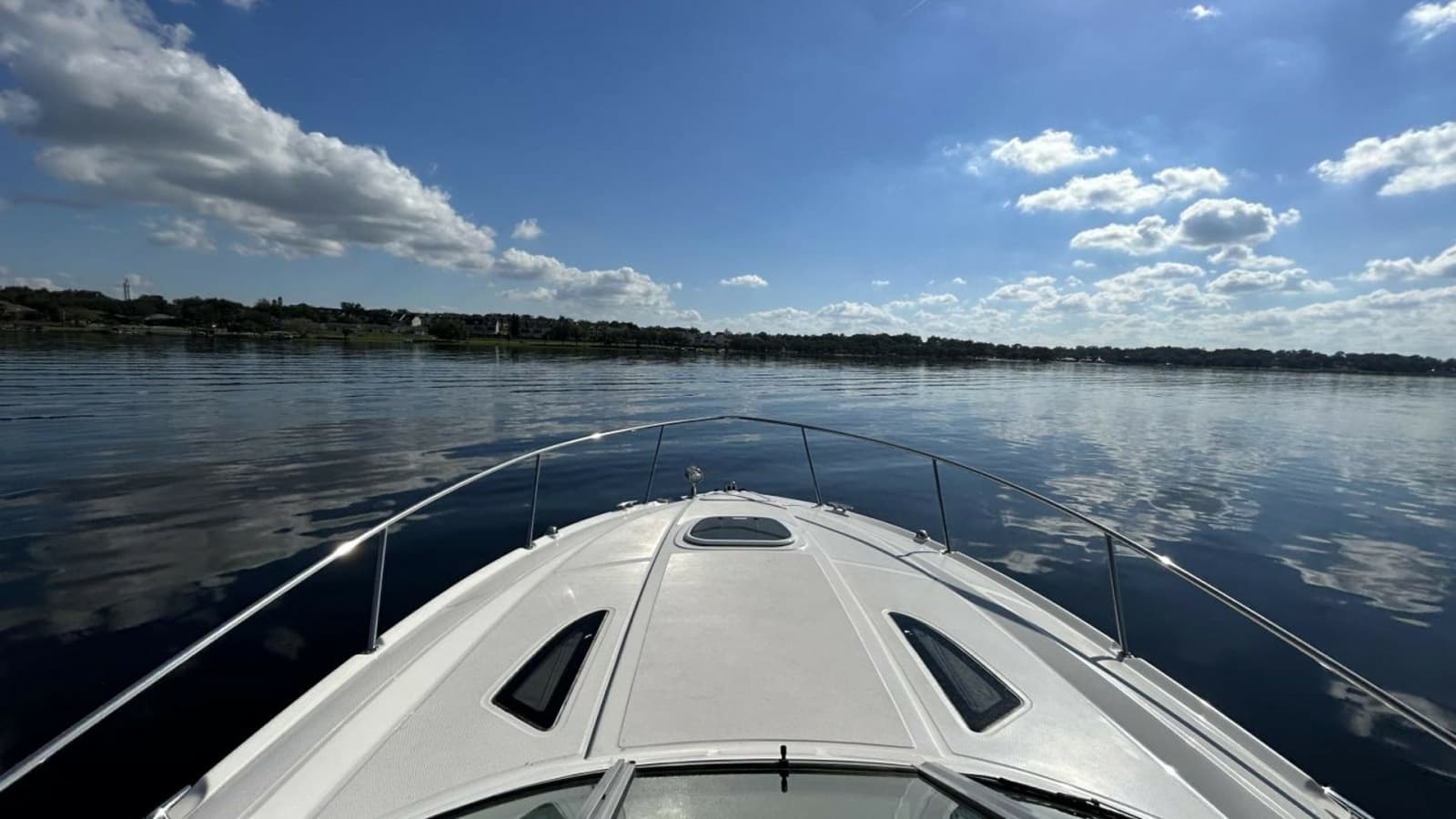 2009 Sea Ray 310 Sundancer Andrews Place Bow