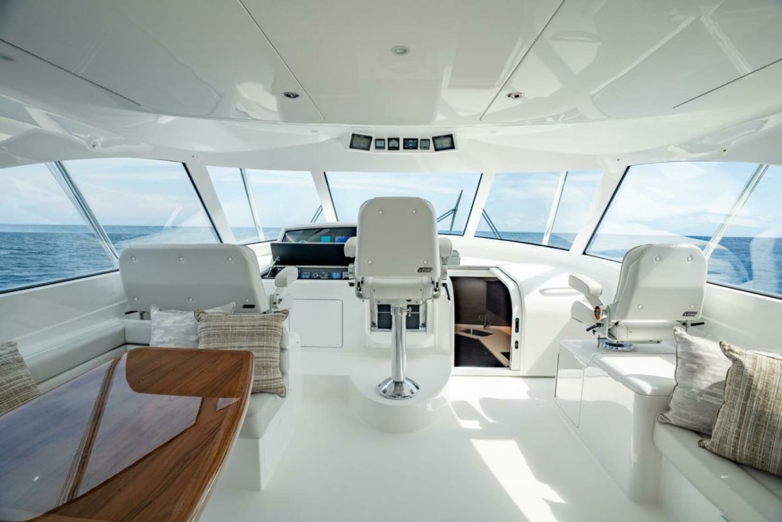 Viking 54 Sport Tower - Command Deck