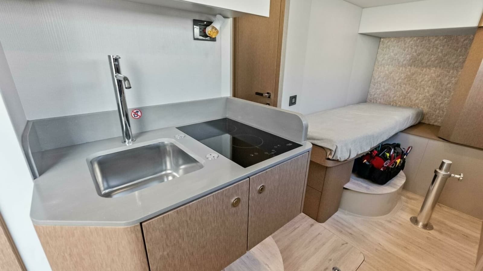 2025 Absolute 75 Navetta