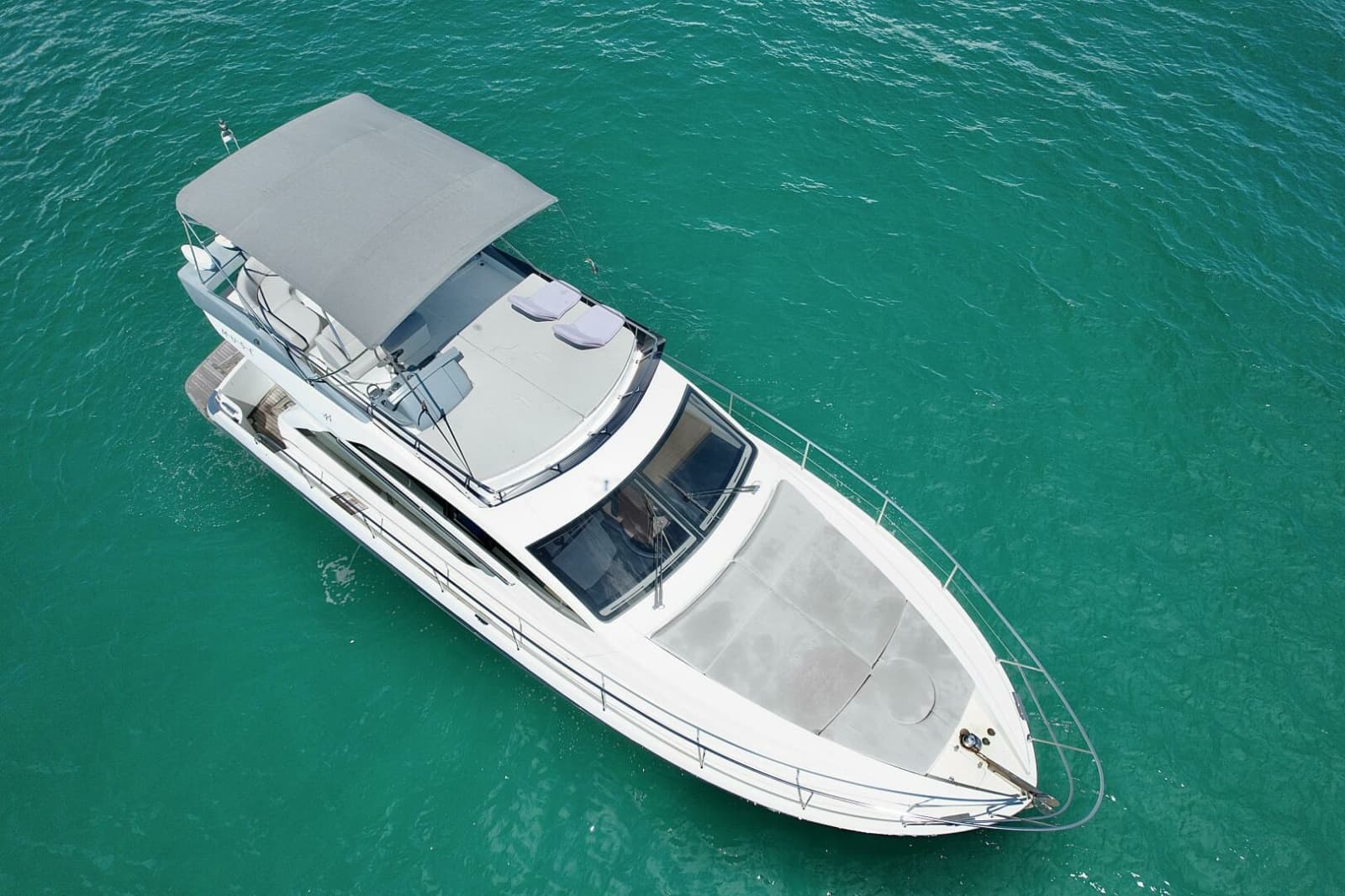 Rodman Muse - Lluvet - Exterior Profile