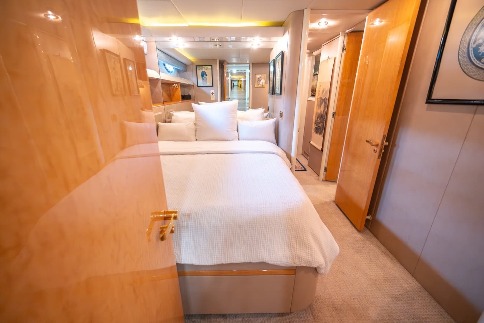 Lazzara 76 - Dare to Dream - Stateroom