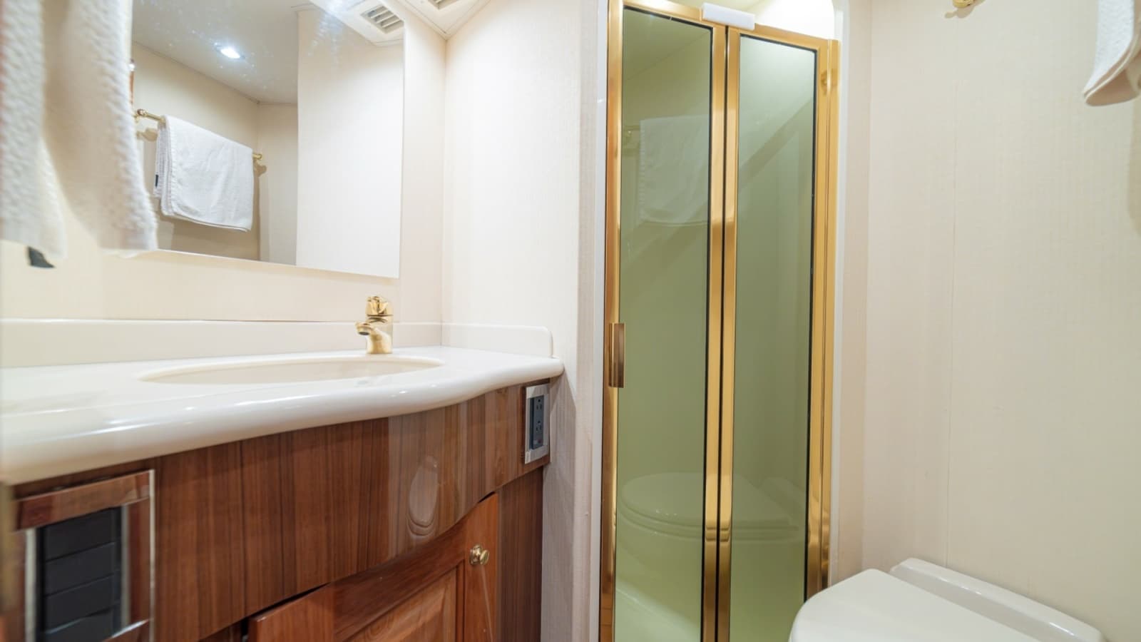 Luxurious Ensuite Bathroom