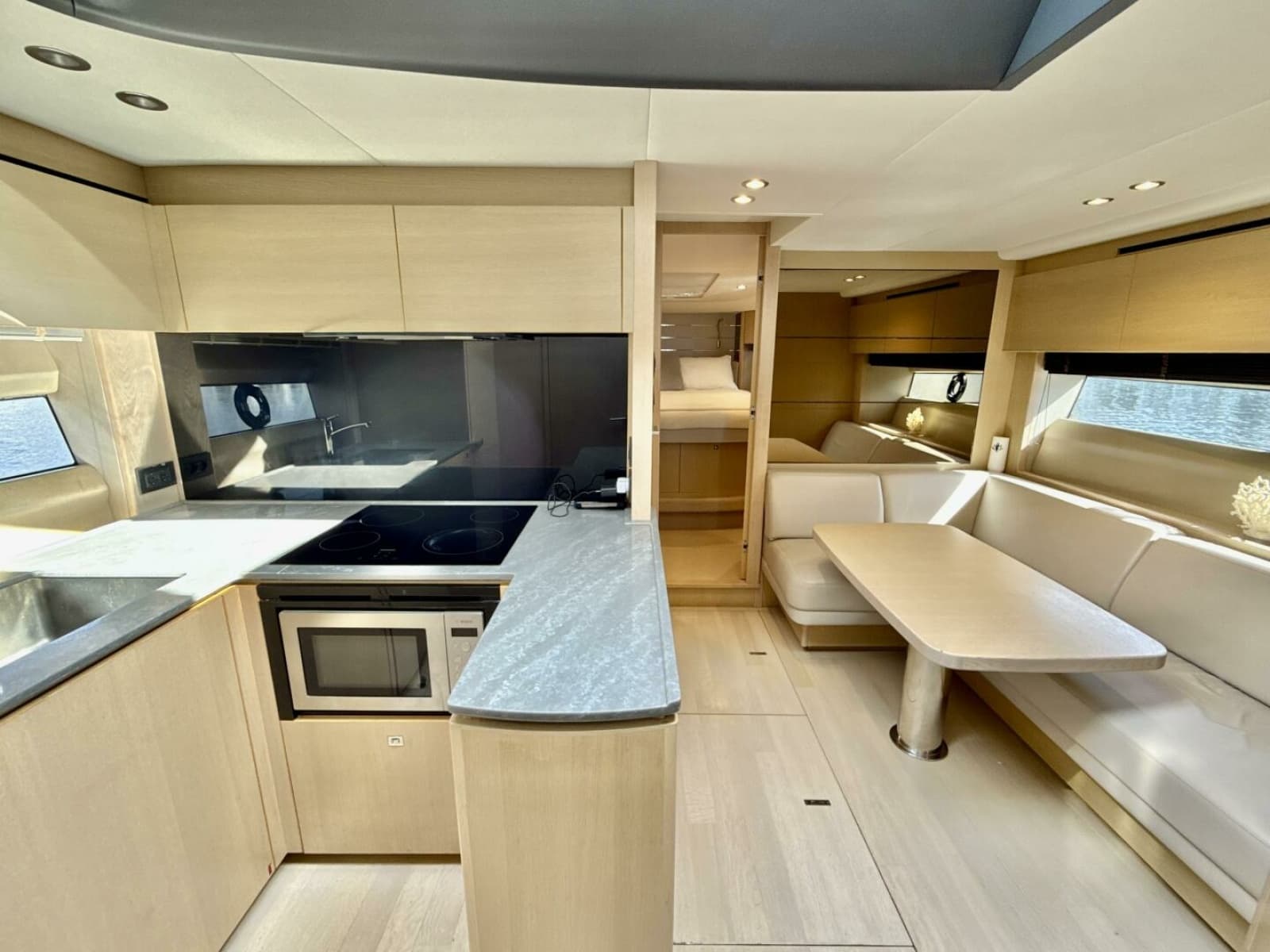 Princess 58 - IL CAPO - Galley