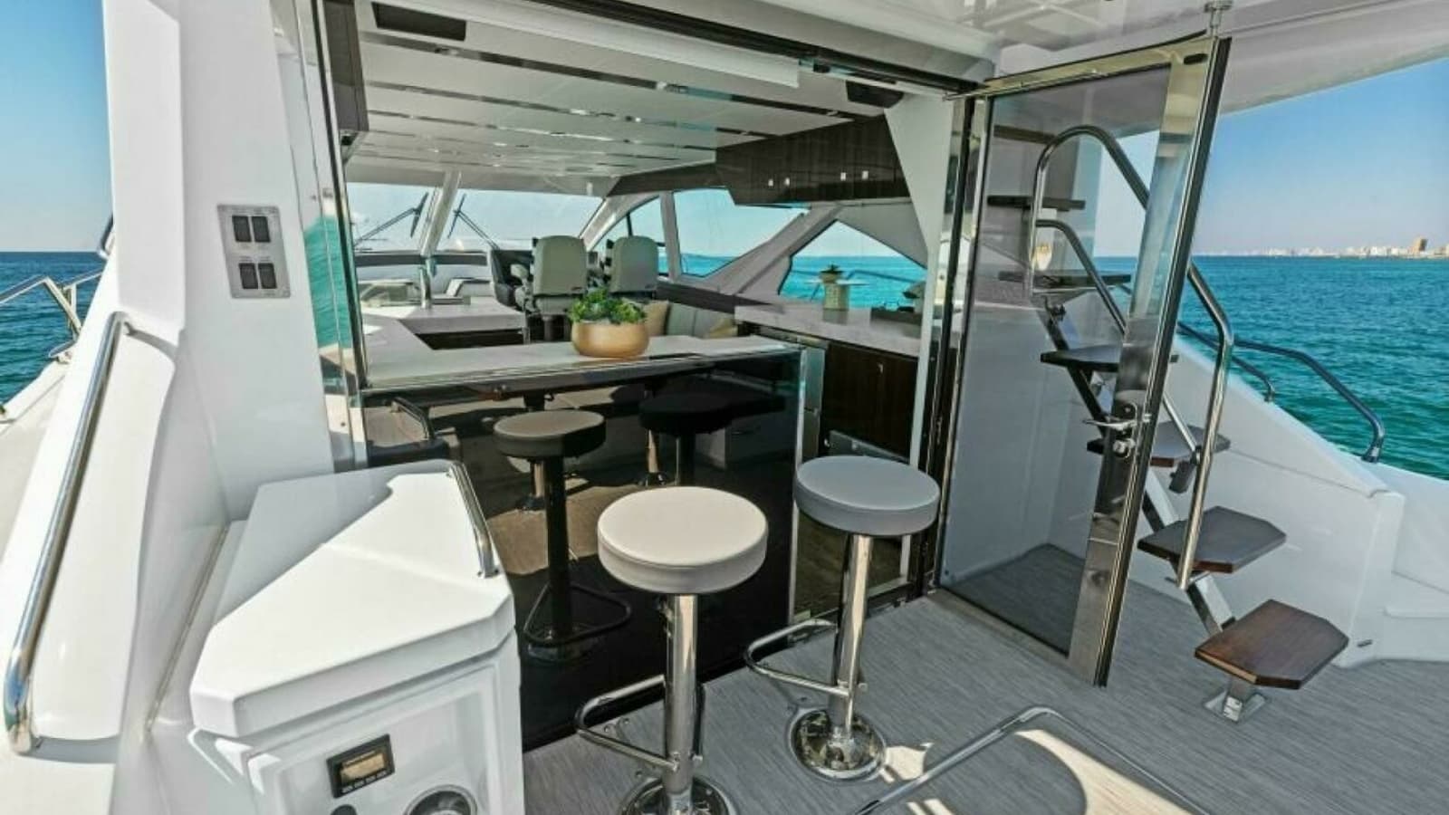 2023 Cruisers Yachts 60 Cantius Fly Galley Passthrough