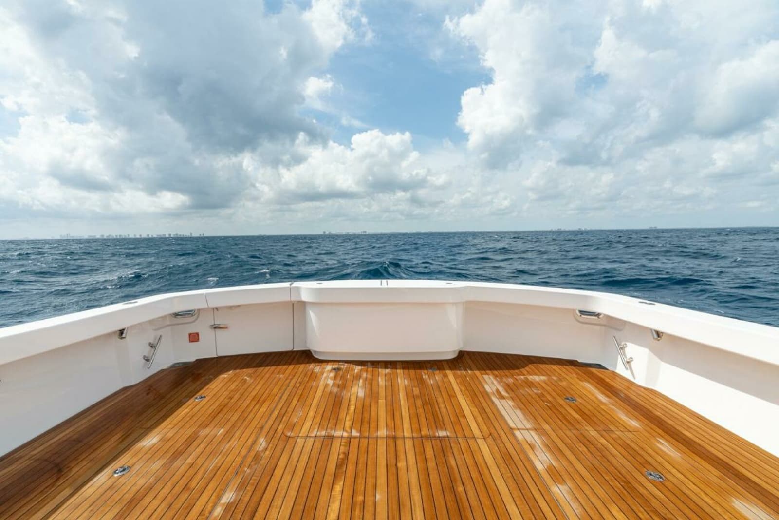 Viking 54 Sport Tower - Cockpit
