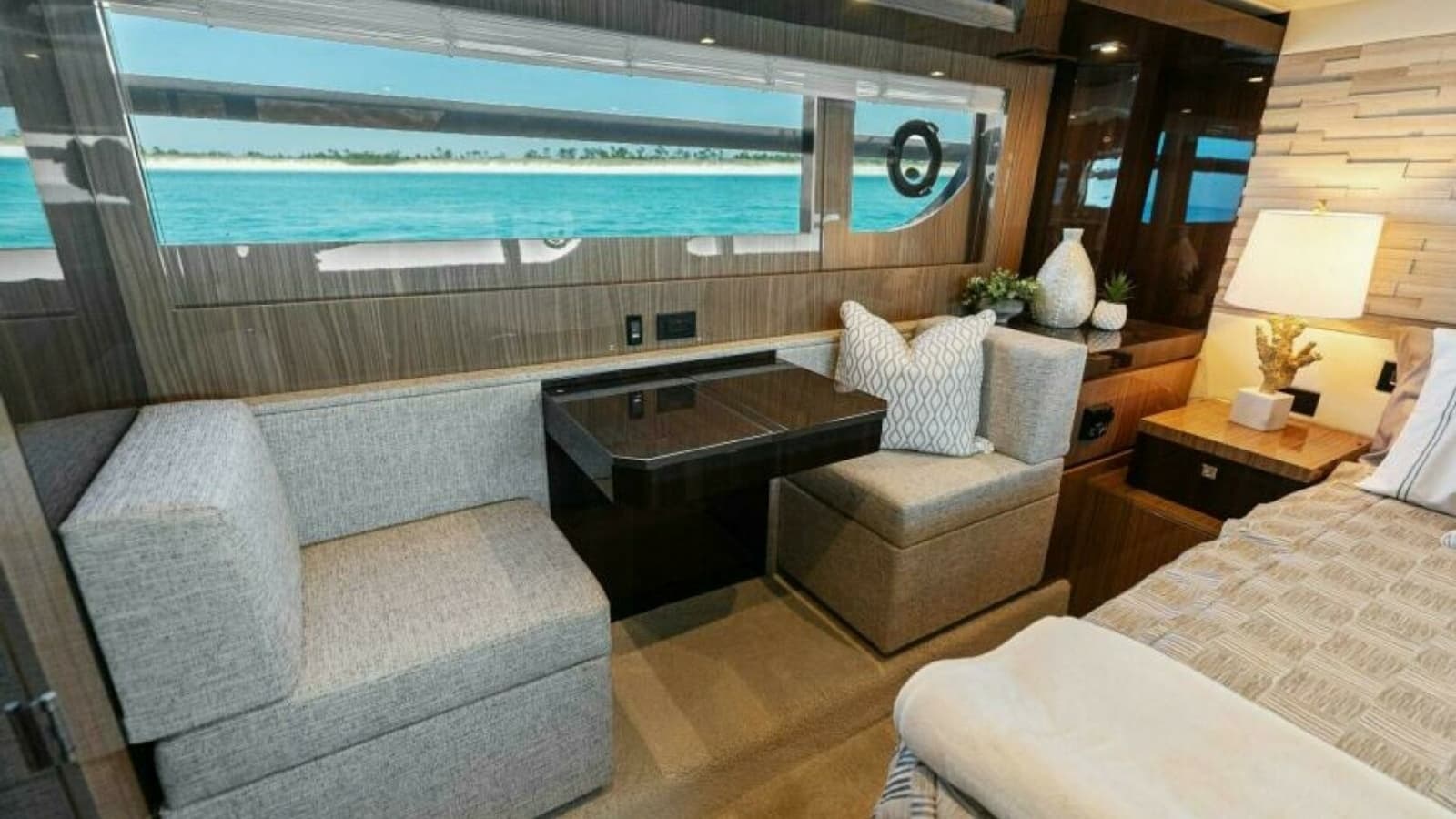 2023 Cruisers Yachts 60 Cantius Fly- Master Stateroom