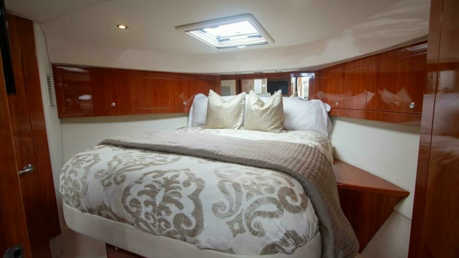 2012 Riviera 50 Sport Yacht "Contessa" - Luxurious Forward Stateroom