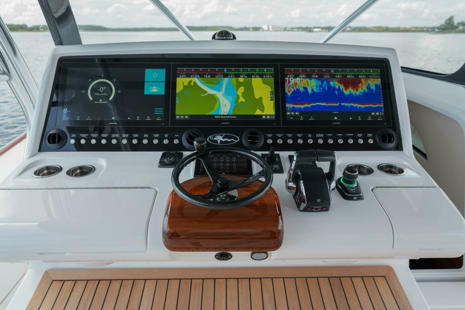 Valhalla 55 - Lucky 24 IV - Helm Station Electronics