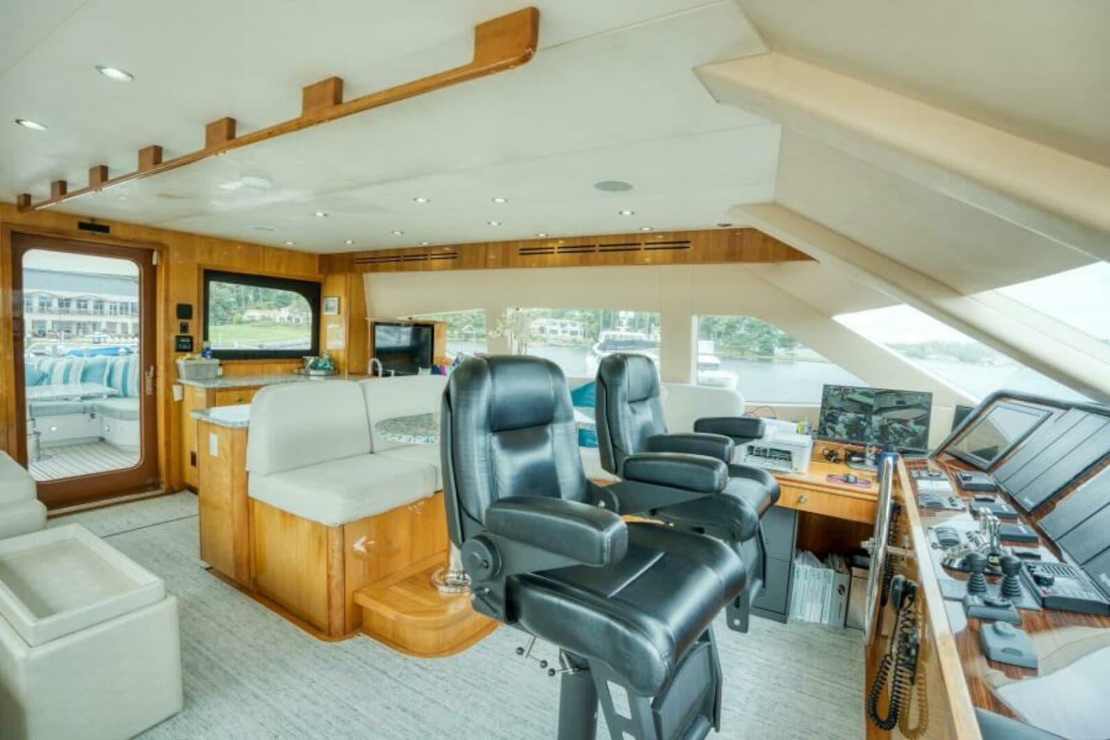 2007 Hatteras 80 Enclosed Bridge