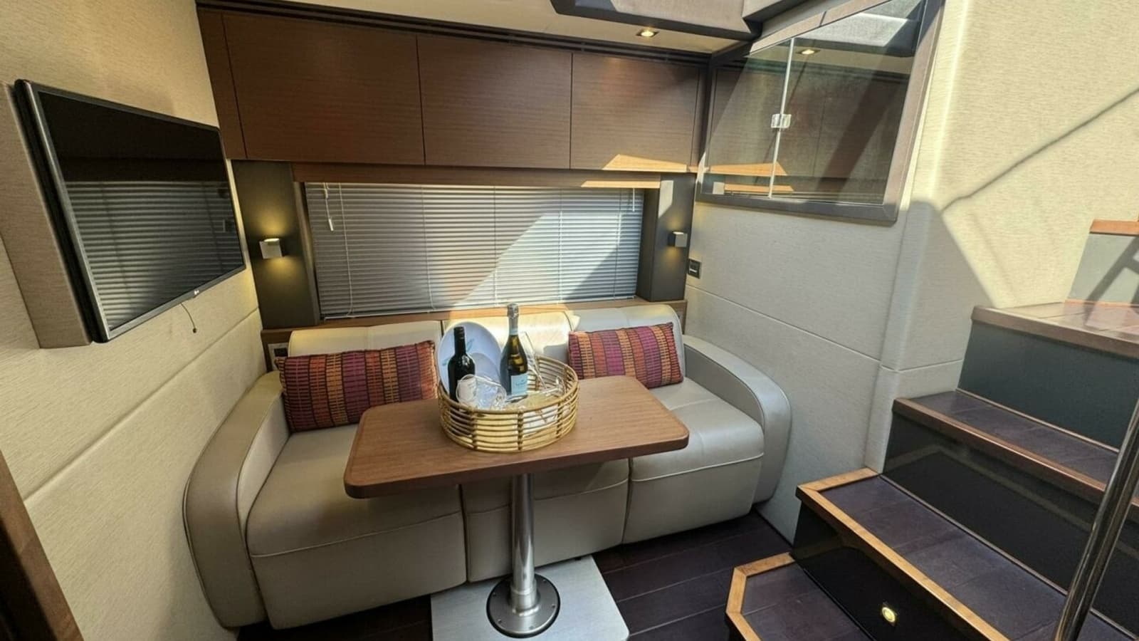 2016 Sea Ray 470 Sundancer 'Lopez Cove II' - Sette Seating