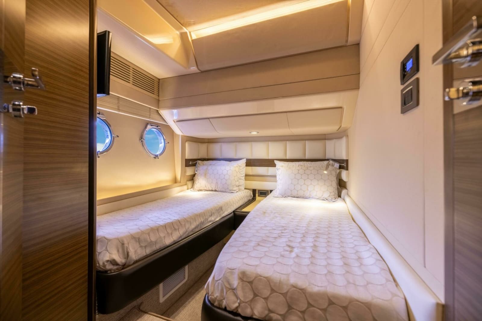 Azimut 64 A/Sea - Interior Guest Stateroom