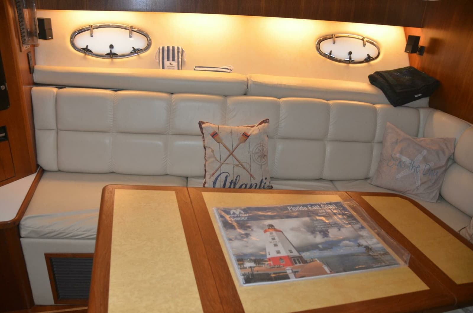 Cabin Seating and Table