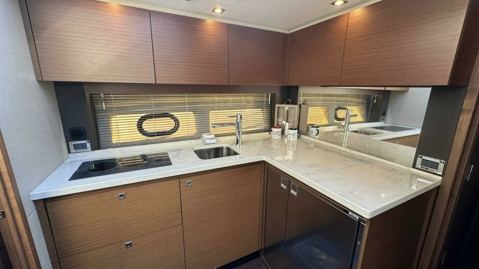 2016 Sea Ray 470 Sundancer 'Lopez Cove II' - Galley
