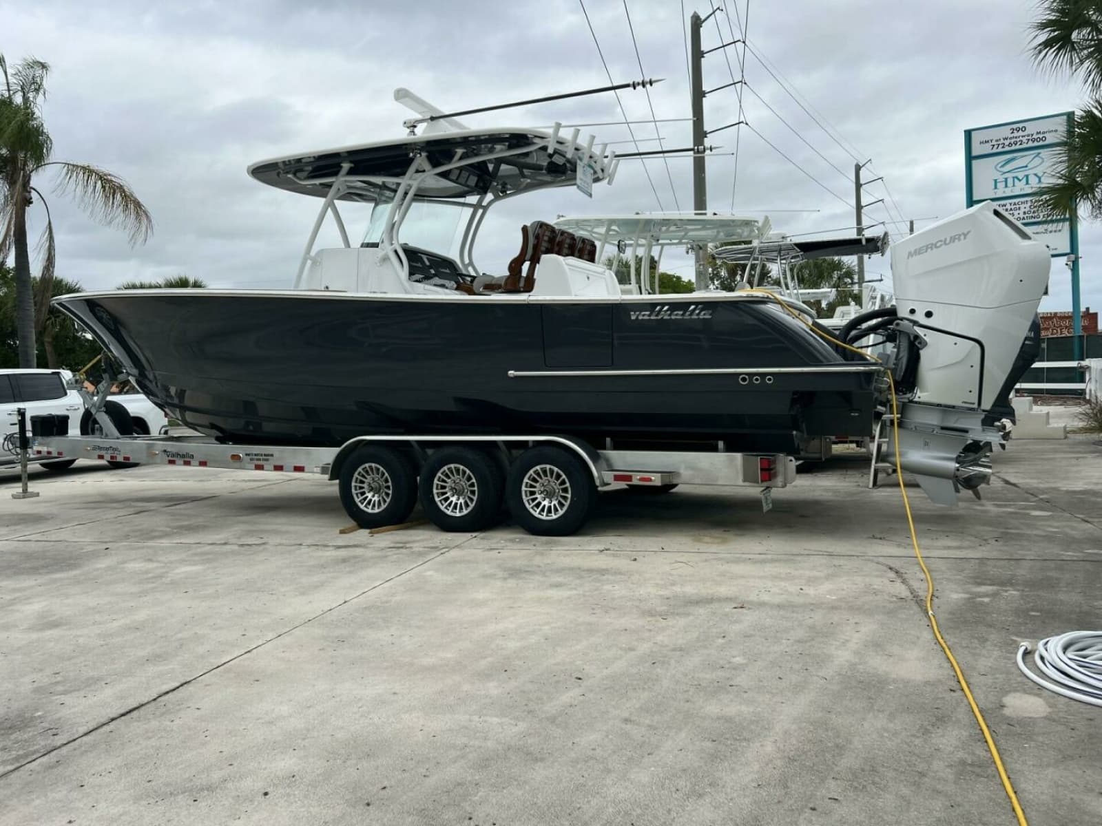 Valhalla 33 JUST ONE MORE - Exterior