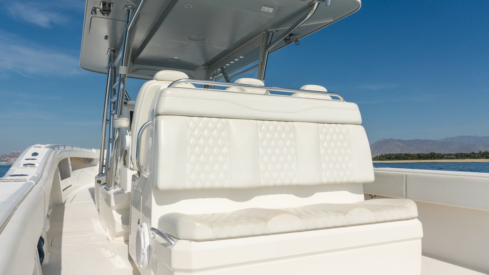 Center Console Seating Area