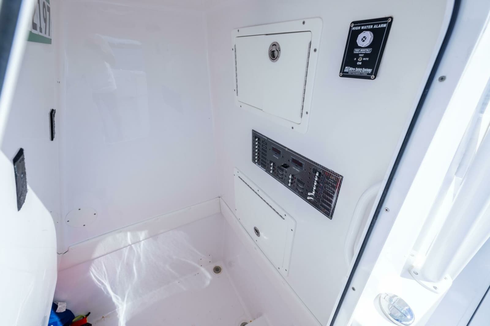 SeaHunter 33 Bloodline - Exterior Electrical