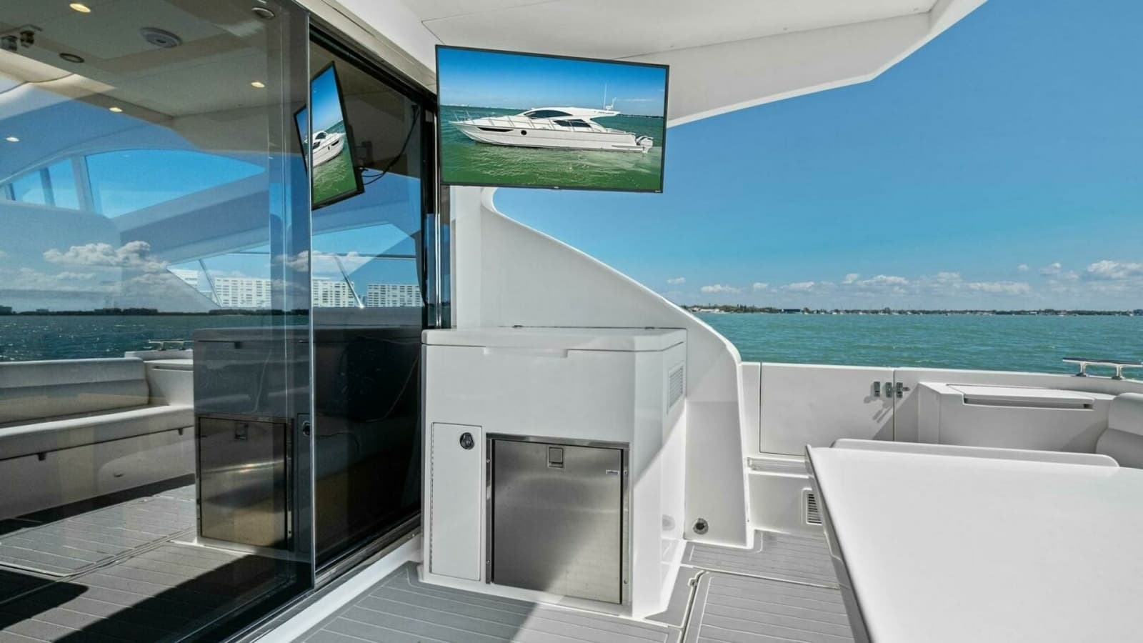2018 Outboard Express Catamaran 47