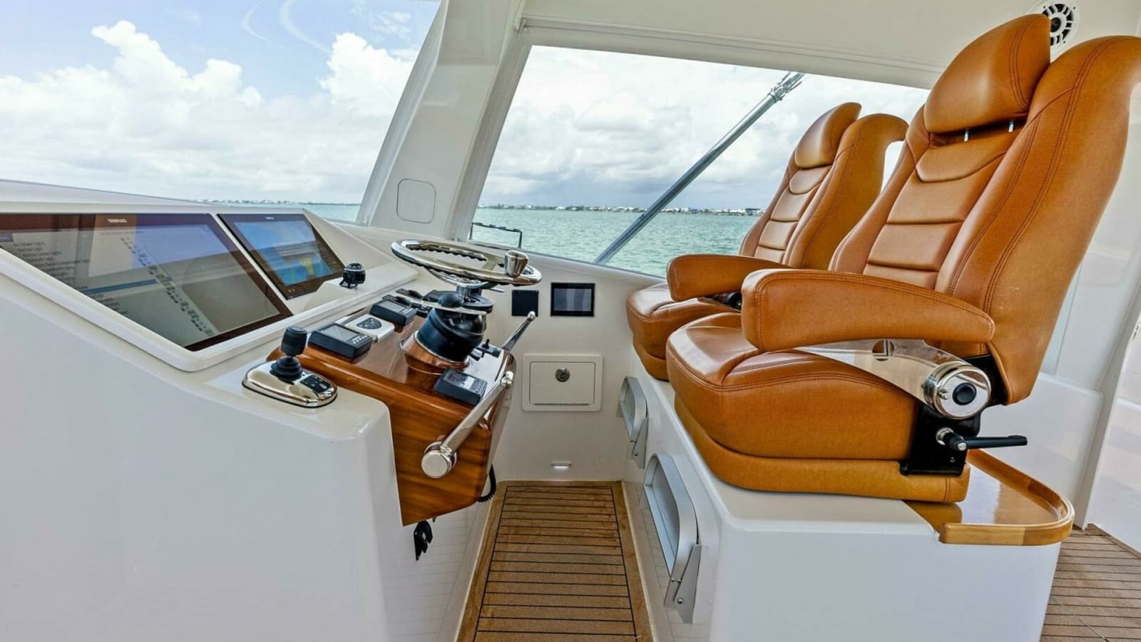 2020 Calcutta 480 Catamaran Helm