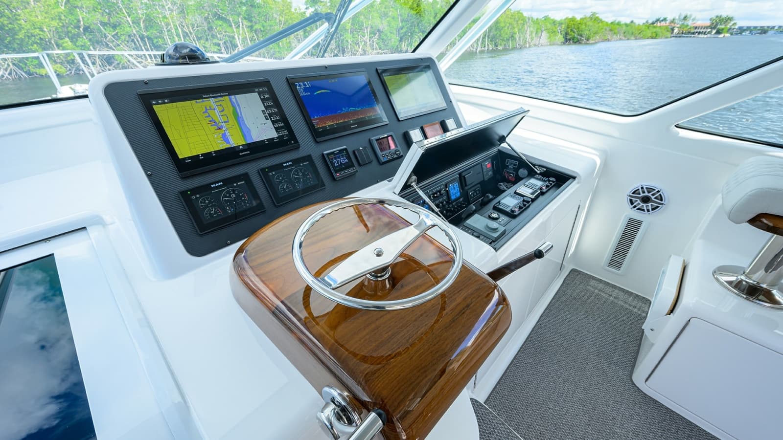 44_viking_reelaxin_bridge_deck_21